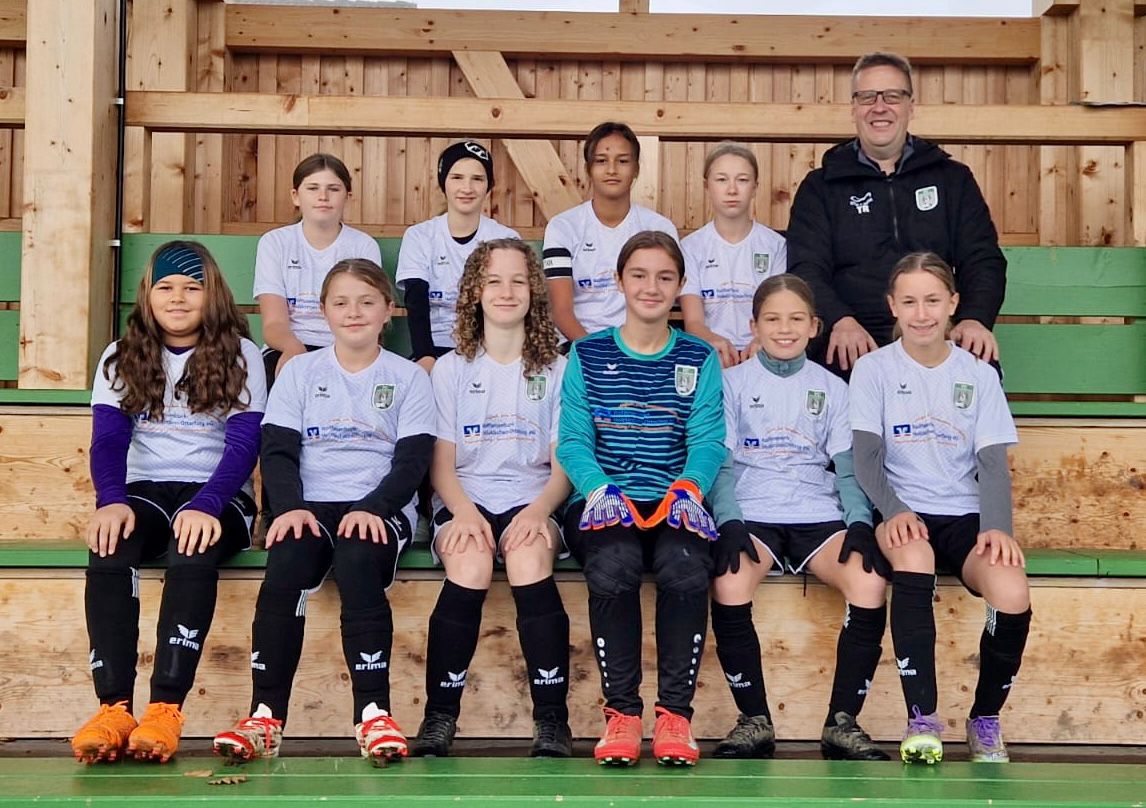 Fussball-weiblich-Header